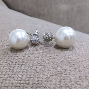 Elegant Pearl and Crystal Stud Earrings